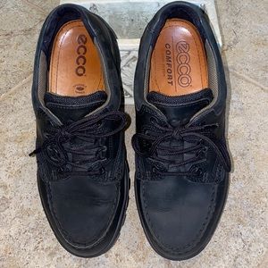Ecco Track GoreTex Lace Up Comfort Shoes